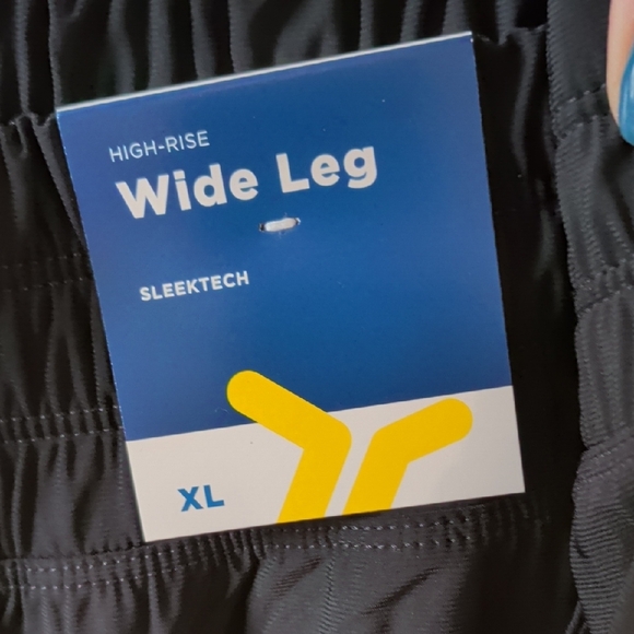 Women's Black Pants - Picture 4 of 5